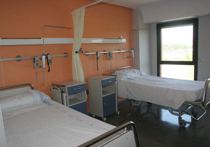 Moción contra la eliminación de camas hospitalarias, el cierre de consultas médicas y la falta de sustitución del personal sanitario